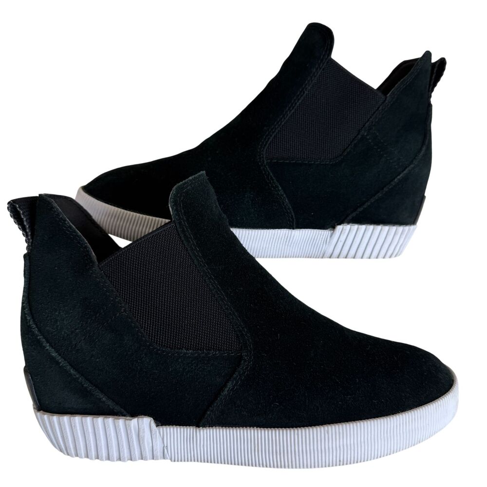 SOREL Out N About™ Slip-On Wedge Boots Dark Green White Suede Women's Size 9